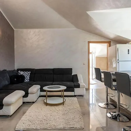 Apartment Goran Porec